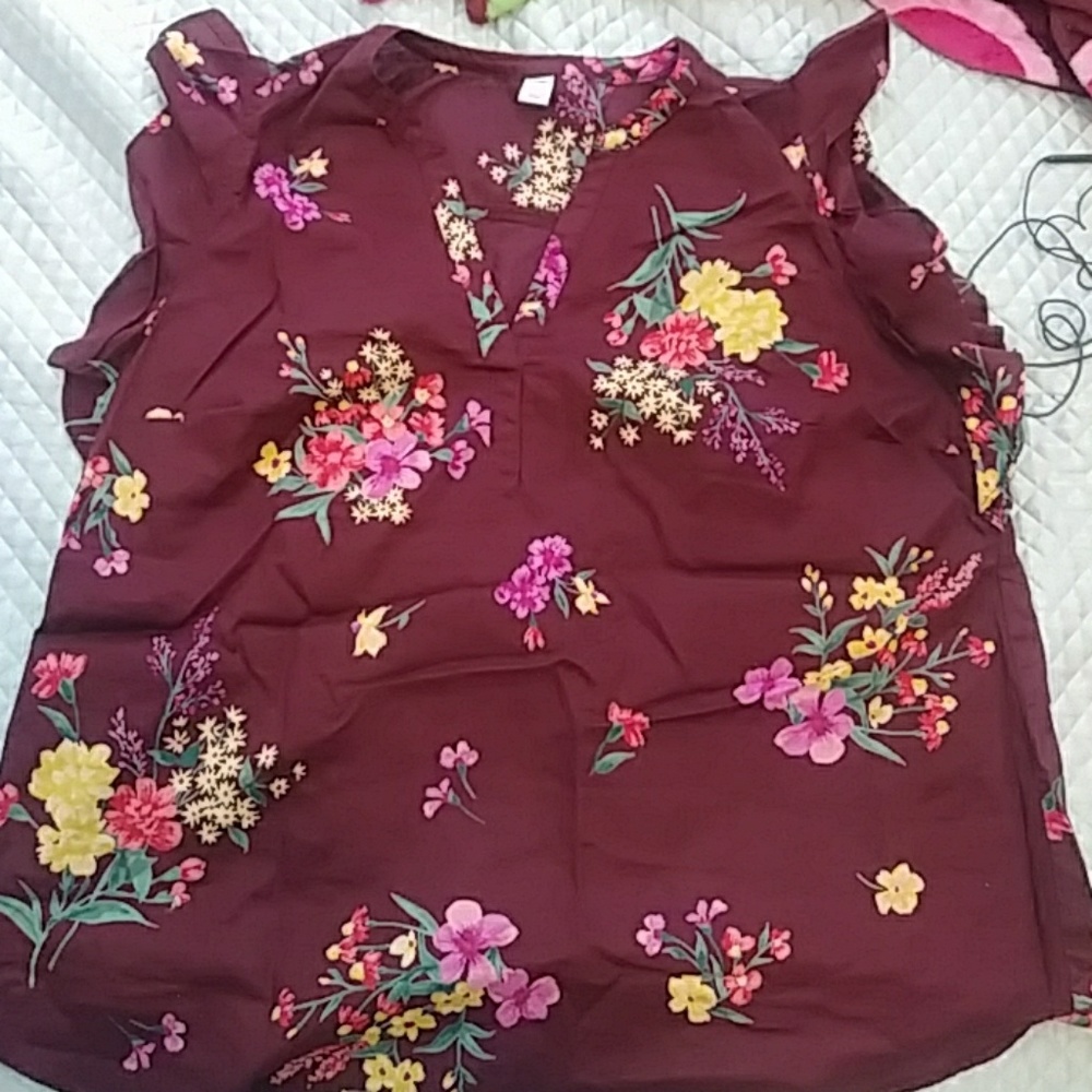 Flower burgendy blouse